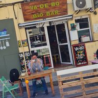 Corona outdoor seating at VA De BO in Mallorca