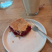 gedeckter himbeer kuchen at Ginko - Greenhouse in Graz