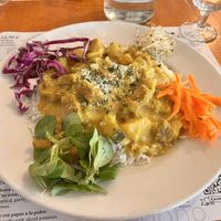 Seitán con curry  at Hicuri in Granada