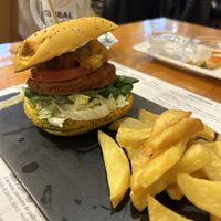 Burger estilo pollo  at Hicuri in Granada