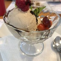 Helado de avellana vegano  at Hicuri in Granada