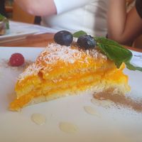 Tarta de zanahoria at Hicuri in Granada