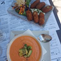 Salmorejo de aguacate y croquetas at Hicuri in Granada