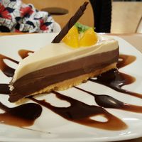 Tarta tres chocolates at Hicuri in Granada
