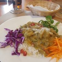 Oriental seitan with curry and veggies from the day menu at Hicuri in Granada