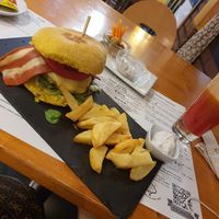 Hicuri burger at Hicuri in Granada