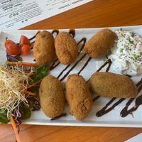 Croquetas de espinacas y setas at Hicuri in Granada