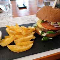 Hamburguesa beyond meat at Hicuri in Granada