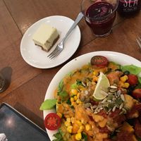 Mexican tempeh bowl, raw lemon bar, and energize juice at SLA - Voorstraat in Utrecht