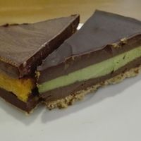 Can you dig it? Raw vegan cakes – for an unbeatble prize. Totally recommend them.  at Veggie Nyers in Budapest