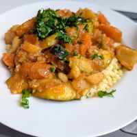 Moroccan root vegetables with bulgur at Smaki Roslinne in Krakow