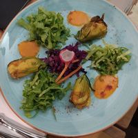 Fiori di zucchina ripieni di tofu at L'Orto Gia Salsamentario in Turin