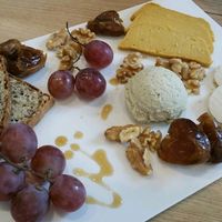 Vegan cheese platter at SUE in Rotterdam