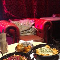 Cauliflower wings, mac and cheese, fries at Lucky Pig - Paradise Palms in Edinburgh