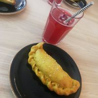 Vegan samosa with rose lemonade at Holigans in Vilnius