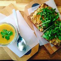 vegan spicy carrot soup and vegan open sandwich with tofu spread, dates and figs at Stullenbuero in Dresden