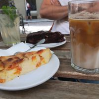 Delicious vegan cakes at Cafe DA in Stuttgart