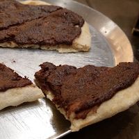 Vegan nutella pizza at La Clote in Barcelona