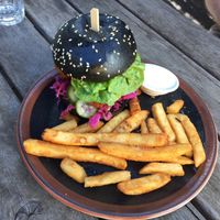 Vegan chicken burger at Ray Cafe in Brunswick