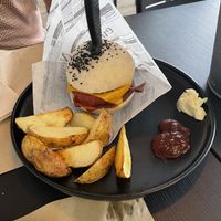 Leckerer Burger   at Samelo Veg in Tenerife