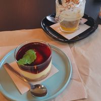 mango mousse and pumpkin spice latte at Samelo Veg in Tenerife