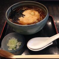 Domestic/imported buckwheat noodles with grated yam at Yabuhan in Otaru