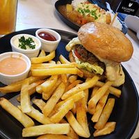 Cheeseburger at Veganerie Concept - Benjasiri Park in Bangkok