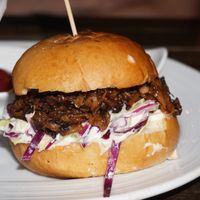 Vegan pulled pork BBQ burger at Veganerie Concept - Benjasiri Park in Bangkok