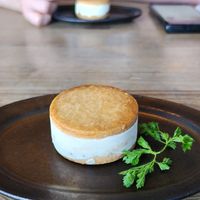 Ice cream sandwich at Musubi Cafe in Kyoto
