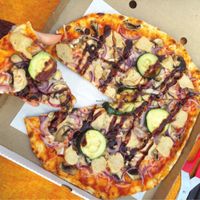 vegan BBQ chicken pizza at Feca in Stockholm