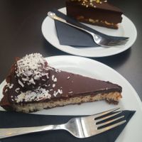 bounty cake + salt caramel and chocolate cake at Plantaz Bistro & LimeLight BAR in Martin