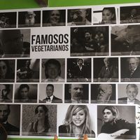 Decoración del restaurante: Vegetarianos famosos  at Tulsi Plant Based in Envigado