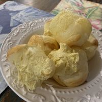 Pão de (vegan) quiejo  at Emporio com Arte in Foz Do Iguacu