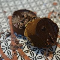 Raw chocolate cake (vegan) at 5 Lorette in Paris