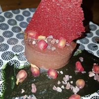 Chocolate and spirulina dessert at 5 Lorette in Paris