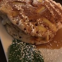 Apple caramelsauce pancakes 🥞  at PAN's Bebop in Essen
