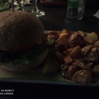 Burger veg e patate arrosto at OrtoZero Cafe in Alessandria