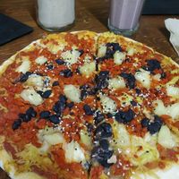 Deliciosa pizza vegana, delicious vegan pizza at Vegamo Centro in Mexico City