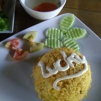 Fruity fried rice at Vitking House II in Siem Reap