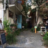 Entrance, cafe on the left at Salunpowaku in Minoo