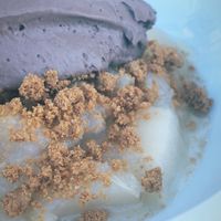 Chocolate mousse with pear at Celoma in Thonac