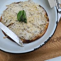 Pizza at Wild & The Moon - rue Charlot in Paris