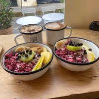 Açai bowls and coffees at Wild & The Moon - rue Charlot in Paris