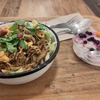 Jacks Bowl and tasty porridge at Wild & The Moon - rue Charlot in Paris