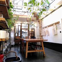 Eat-in space at Wild & The Moon - rue Charlot in Paris