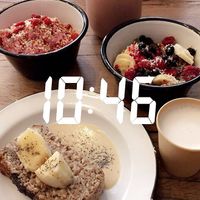 Breakfast time at Wild & The Moon - rue Charlot in Paris