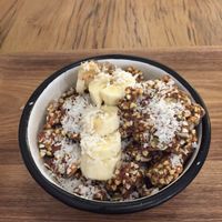 Açaï bowl at Wild & The Moon - rue Charlot in Paris