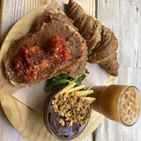 Mixed breakfast  at Almalibre Acai Bar in Valencia