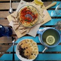 açai and hummus at Almalibre Acai Bar in Valencia