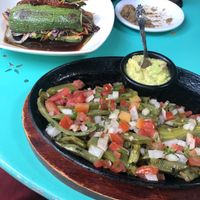 Ensalada Mexicana 🌵 and filled Zucchini 🥒 at Conato 1910 in Valladolid